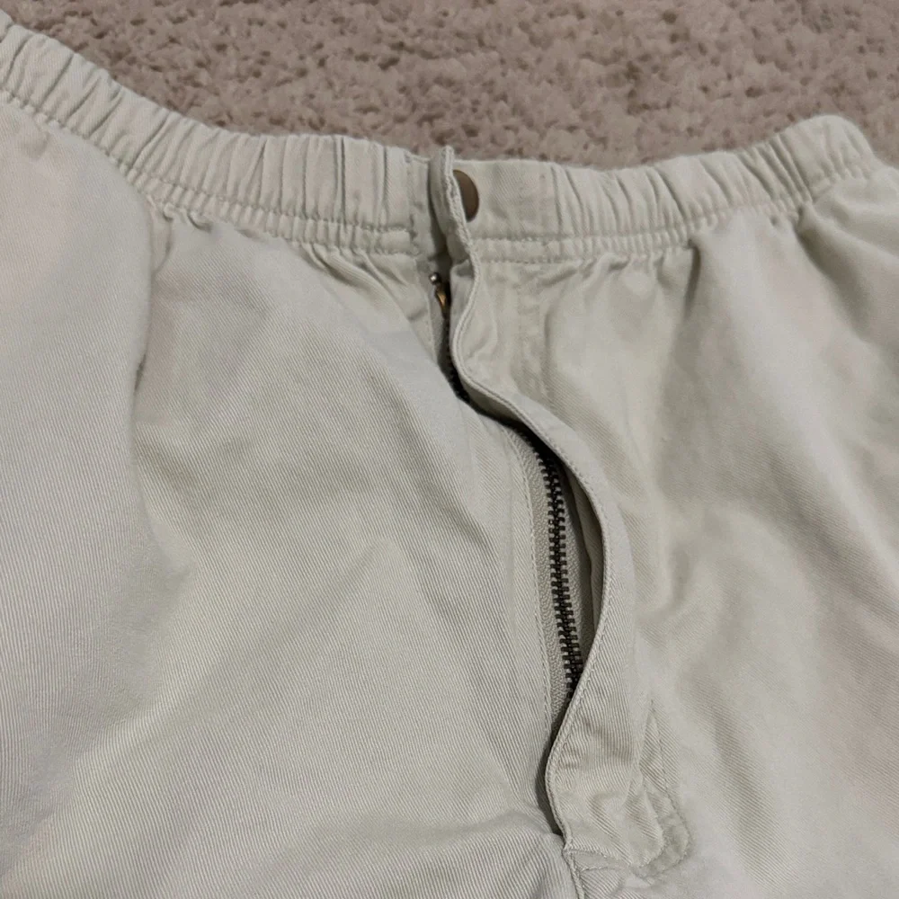 GANT Men’s Tan Cargo Shorts - Picture 6 of 9